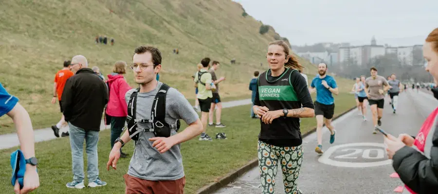 Image of 2 people running in parkrun